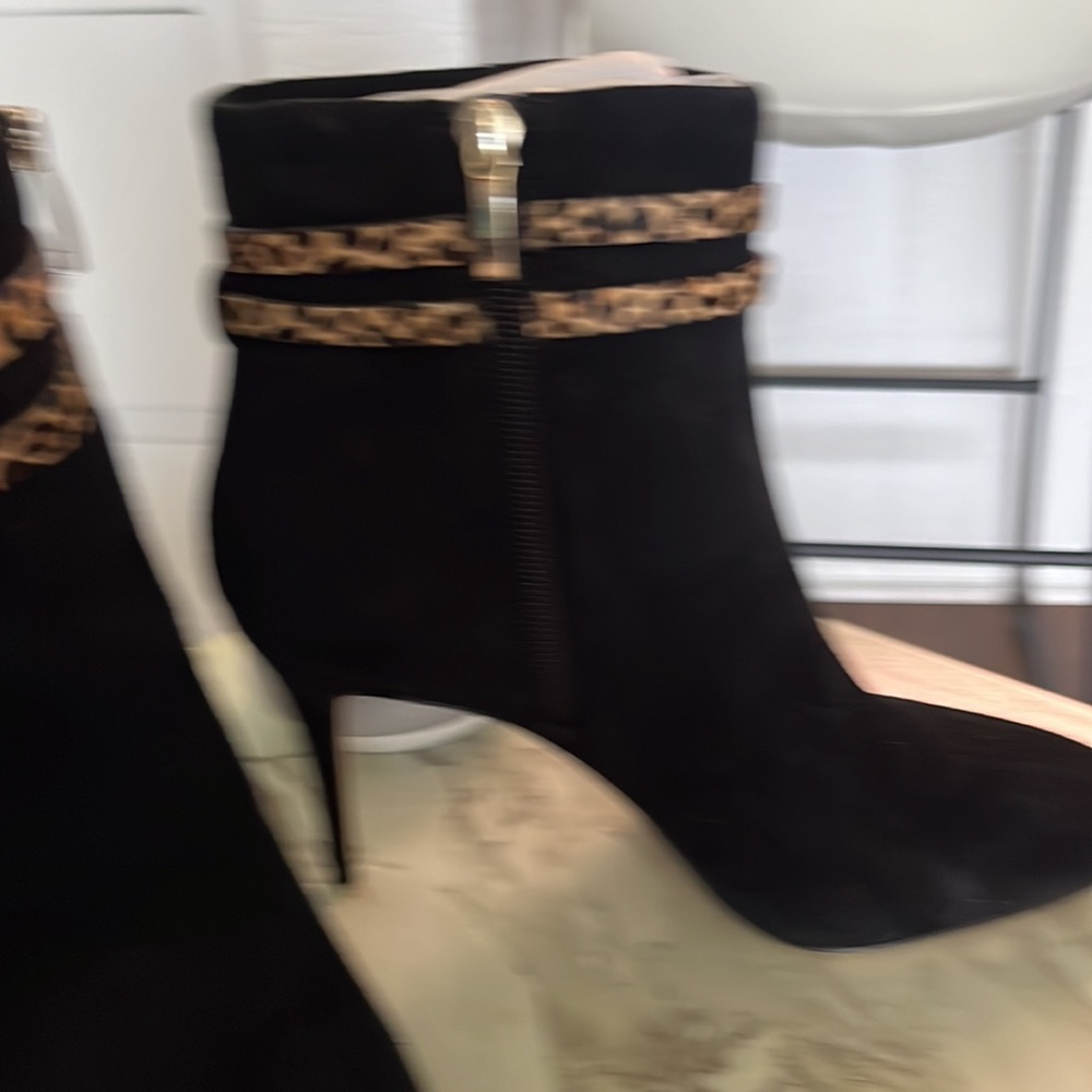 Boots - Picture 3 of 4